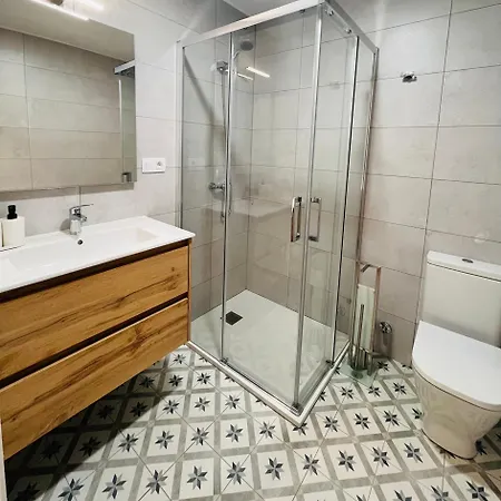 Valdeflores Flats 公寓 *