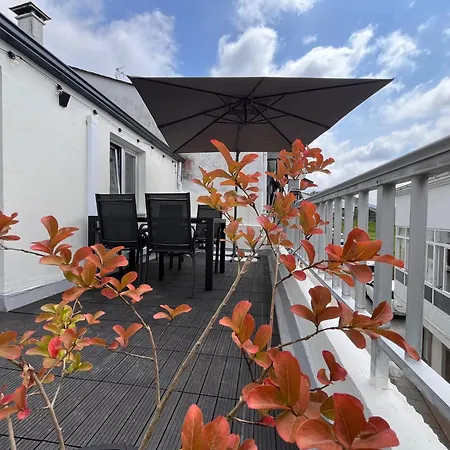 Valdeflores Flats 公寓 *