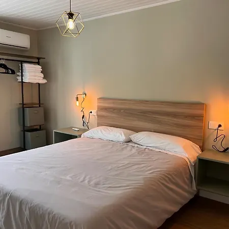 Valdeflores Flats 公寓 比韦罗